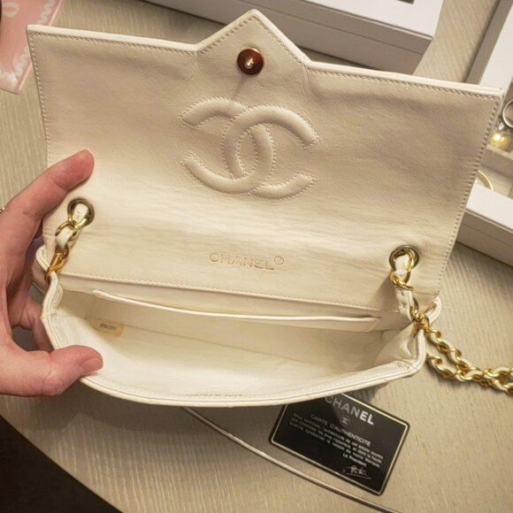 Chanel Vintage Interlocking CC White Leather Flap Bag Purse ✨🤍 - Picture 13 of 17